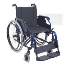 Rollstuhl aus Stahl und Aluminium